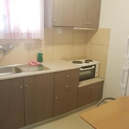 Tsakalos Apartment