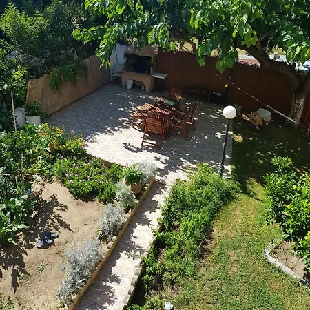Tsakalos Apartment