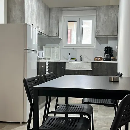 Tsakalos Apartment